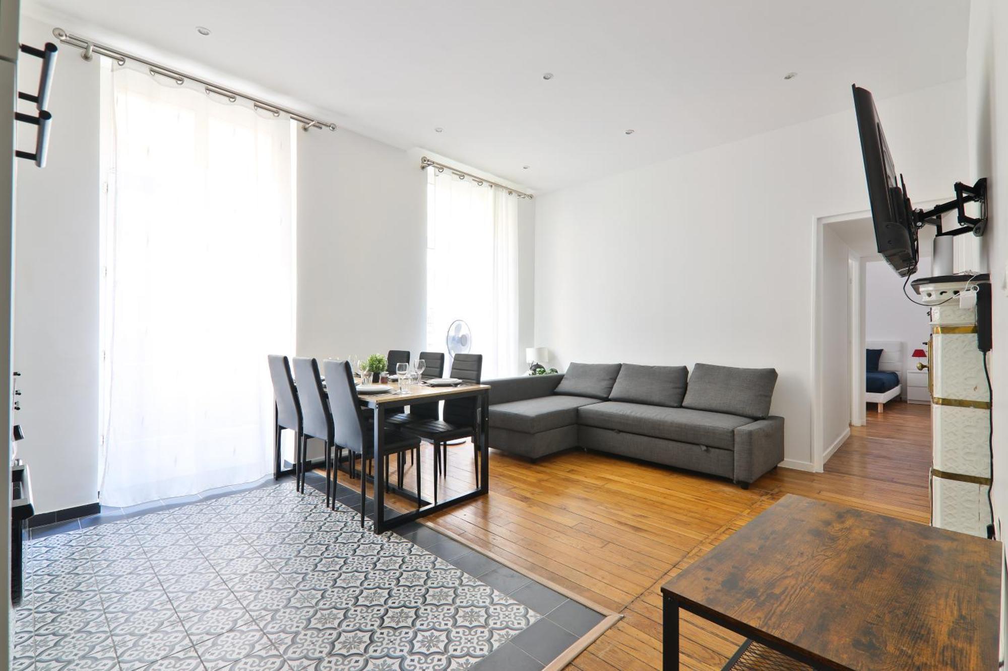 2 Bedroom Quartier Le Marais Free Netflix
